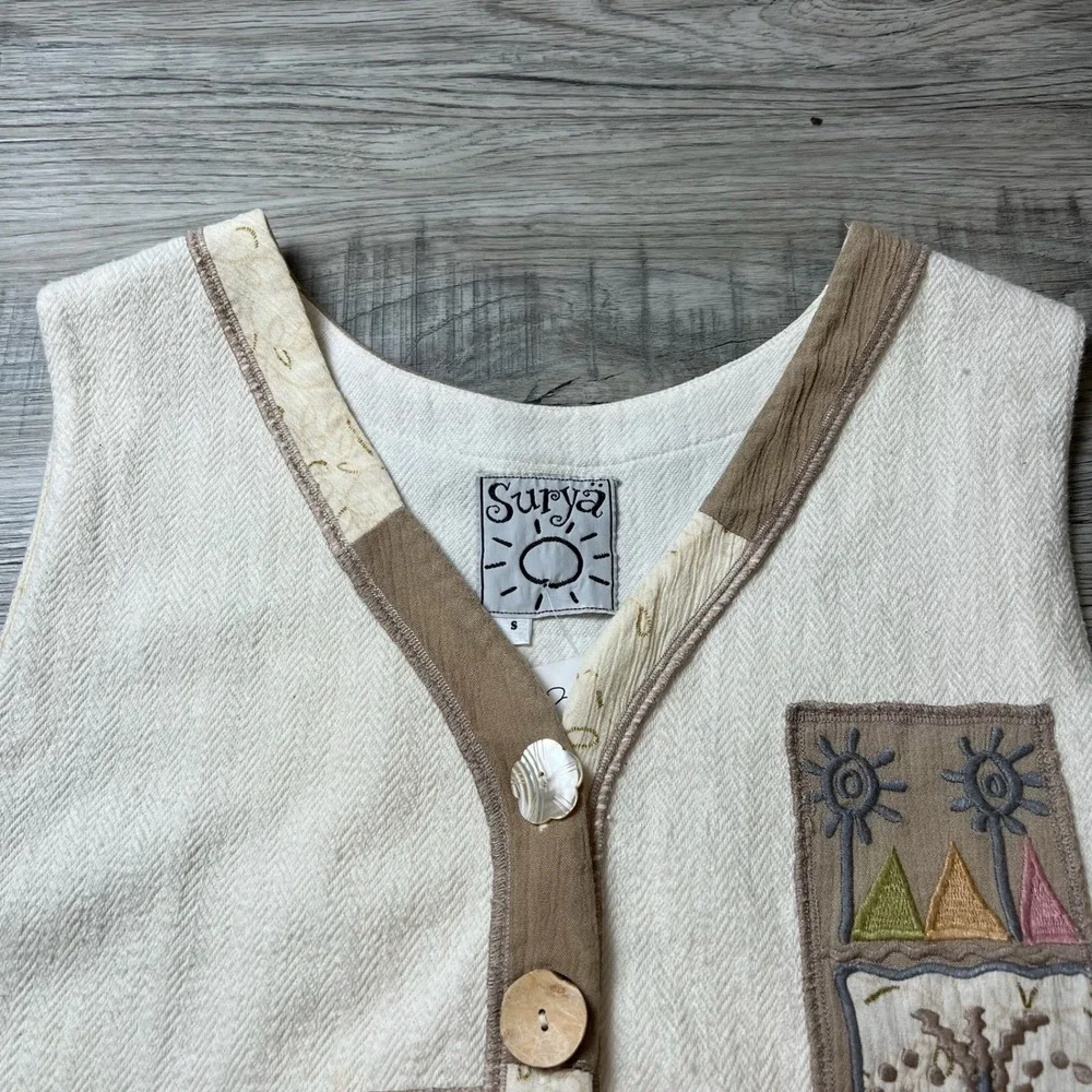 Surya Vest Womens Small Cream Boho Embroidered Patchwork Y2K Artsy Button Front - Picture 2 of 8